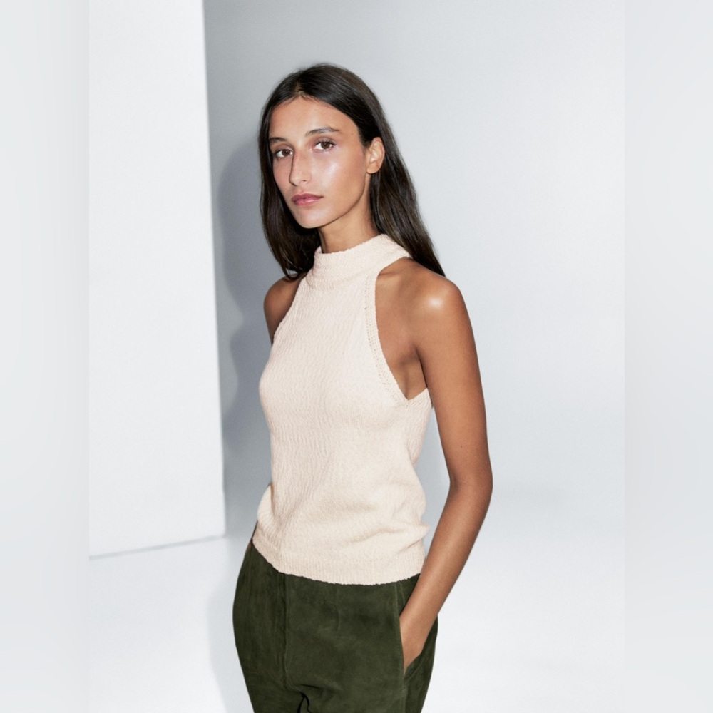 MASSIMO DUTTI WHITE HALTER KNIT TANK ✨